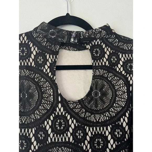 Love Fire Black Medallian Crochet Gold Metallic Holiday Party Dress Size Small - Picture 5 of 7